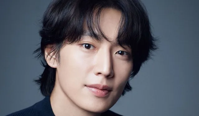 Lee Ki Taek เตรียมเข้าร่วมรายการ '1 Night, 2 Days' ในฐานะน้องเล็กคนใหม่!