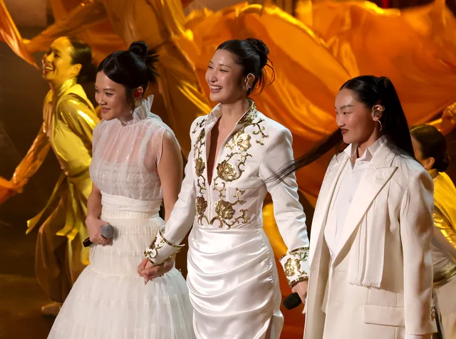 เพลง 'Golden' คว้า Song of the Year เวที American Music Awards!