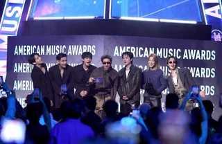 BTS คว้า Artist of the Year บนเวที AMAs เป็นครั้งที่สอง ตอกย้ำความปังระดับโลก!