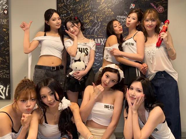 TWICE สร้างประวัติศาสตร์! เกิร์ลกรุ๊ป K-pop วงแรกที่คว้ารางวัลจากเวที American Music Awards