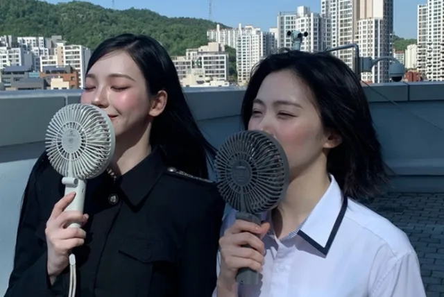 Karina วง aespa กับ Ryujin วง ITZY อวดมิตรภาพสุดน่ารัก!