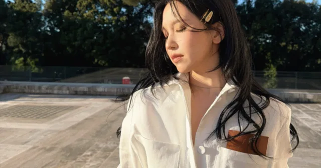 Mina TWICE สวยสง่าออร่าจับ ขาเรียวยาวจนแฟนๆ ตะลึง!