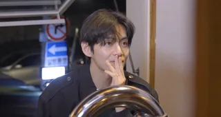V สมาชิก BTS แชร์วันพักผ่อนสบายๆ ก่อนคอนเสิร์ต 'ARIRANG' เวิลด์ทัวร์