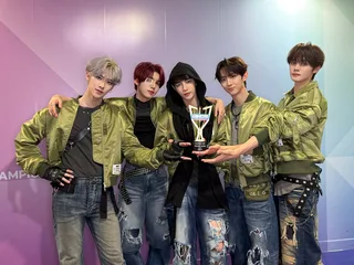 AND2BLE คว้าชัยชนะในรายการ ‘Show Champion’ ด้วยเพลง “Curious”