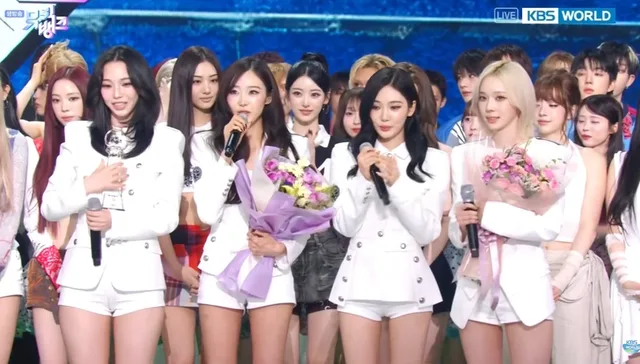 aespa คว้าชัยชนะครั้งแรกกับเพลง “WDA (Whole Different Animal)” ในรายการ 'Music Bank'