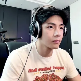 V BTS ขึ้น Diamond 2 ใน League of Legends!