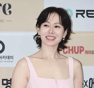 Son Ye Jin สวยสง่าไม่หวั่นกระแสวิจารณ์ชุดออกงาน