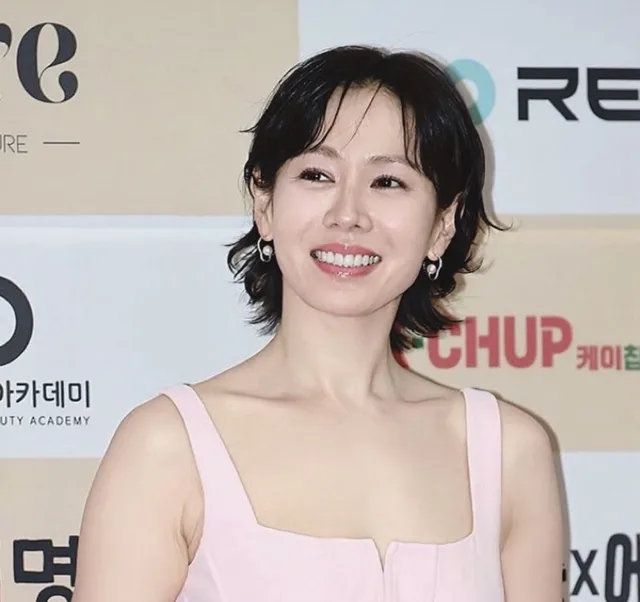 Son Ye Jin สวยสง่าไม่หวั่นกระแสวิจารณ์ชุดออกงาน