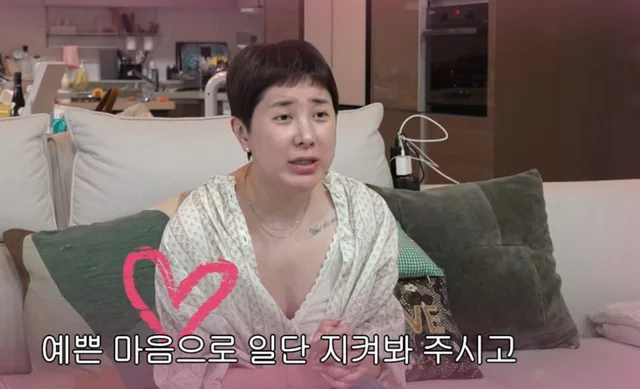 Seo In Young เล่าเรื่องราวความรักครั้งใหม่กับคู่หมั้นนักธุรกิจ: "เราจูบกันตั้งแต่วันแรกที่เจอ!"