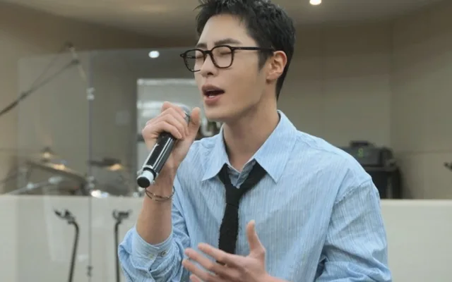 Lee Jae Wook เซอร์ไพรส์แฟนๆ ด้วยการเดบิวต์เป็นนักร้อง ปล่อยซิงเกิลใหม่ 'SHADOW' หลังเข้ากรม!