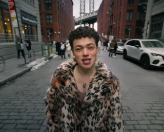 Julian Lerner ศิลปิน Gen Z อเมริกัน ปลุกชีวิตเพลงบัลลาดเกาหลีสุดคลาสสิกให้กลับมาฮิตอีกครั้ง!