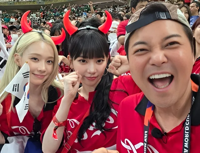 Jun Hyun Moo, Winter และ Karina ร่วมฉลองชัยชนะฟุตบอลโลกของเกาหลีที่เม็กซิโก