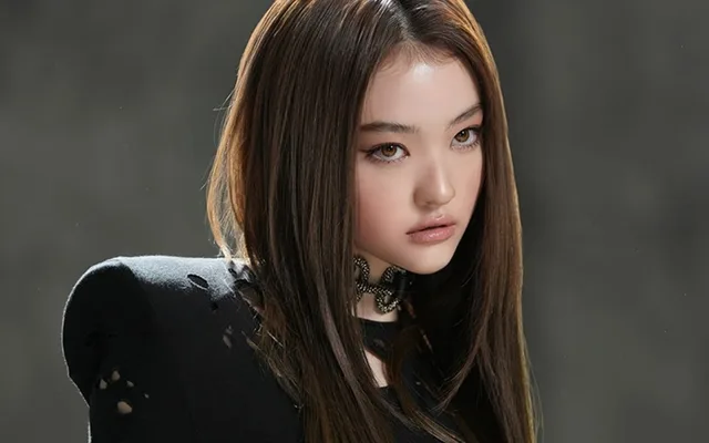 Ella แห่ง MEOVV โชว์ฟอร์มสุดปังในเพลงคัมแบ็ก "DDI RO RI" จนแฟนๆ แห่ชมไม่หยุด