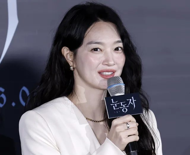 Shin Min Ah เล่าถึงบทบาทฝาแฝดในหนังระทึกขวัญเรื่องใหม่ 'The Eyes'