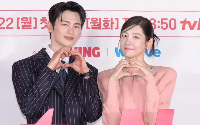 Seo In Guk และ Park Ji Hyun เตรียมเสิร์ฟความฟินในซีรีส์ออฟฟิศโรแมนติกเรื่องใหม่ 'See You at Work Tomorrow!'