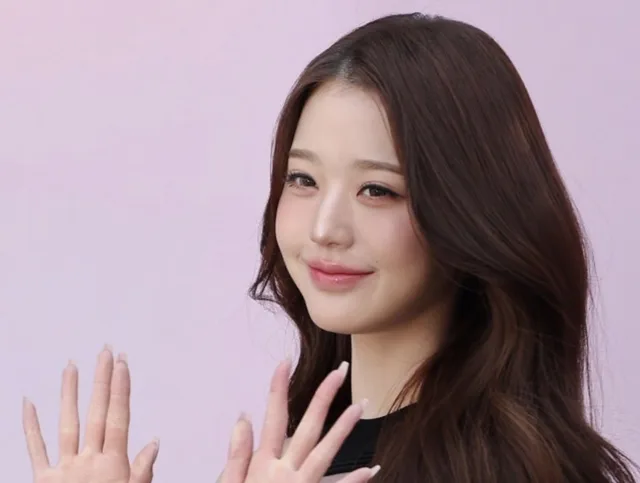 Jang Won Young แห่ง IVE กลายเป็นเหตุผลให้สนามบินปรับปรุงขั้นตอนการตรวจสอบตัวตน!