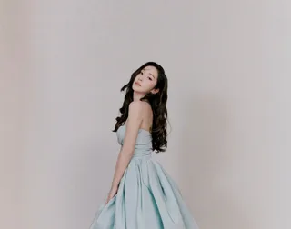 Jessica สวยสะกดทุกสายตาในชุดราตรีไหล่เดี่ยวสุดหรูที่งาน Harper’s Bazaar