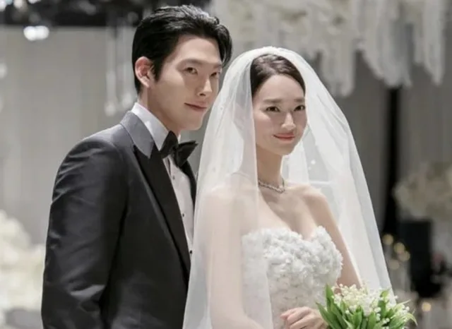 Shin Min Ah เผยปรัชญาความรักและการแต่งงาน: "ยิ่งช้า ยิ่งดี"