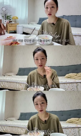 Bomi วง Apink เล่าเรื่องคุณพ่อคุณแม่ที่เปิดร้านสะดวกซื้อ ต้องกินของเหลือในสต็อกทุกวัน