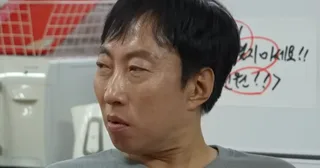 Jung Hyung Don เปิดใจครั้งแรกในรอบ 22 ปี ถึงเบื้องหลังความยากลำบากในรายการ Infinite Challenge และการปฏิบัติของ Park Myung Soo