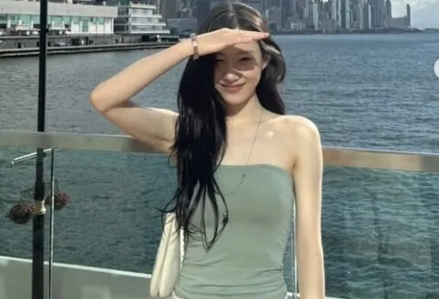 Chaeryeong ITZY อวดความสวยธรรมชาติในฮ่องกง แฟนๆ ใจละลาย!