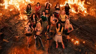 LE SSERAFIM, ILLIT และ KATSEYE กับเพลง "ICONIC BY MISTAKE" ทะยานขึ้นอันดับ 38 บนชาร์ต Billboard Hot 100!