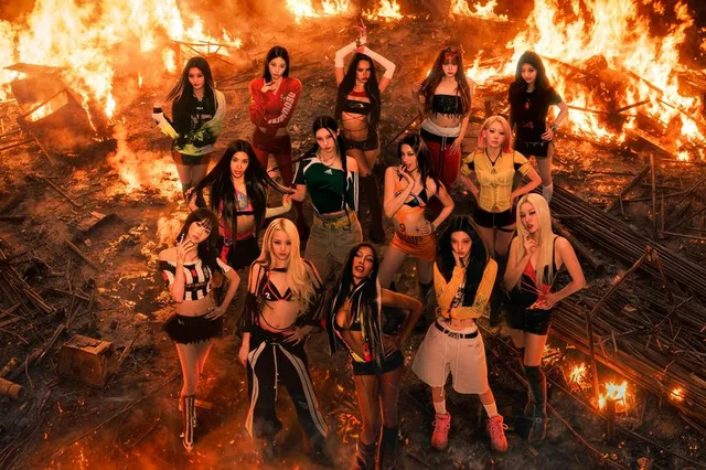 เพลง "ICONIC BY MISTAKE" ของ LE SSERAFIM, ILLIT, และ KATSEYE เปิดตัวติด Top 40 บน Billboard Hot 100 และชาร์ตอื่นๆ