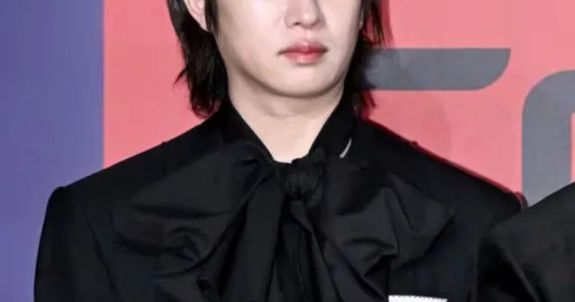 Kim Heechul วง Super Junior จุดประเด็นร้อน! หลังพูดถึงเรื่องให้แฟนสาว “คุกเข่าอ้อนวอน”