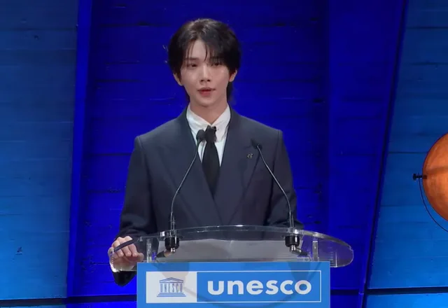 Joshua (SEVENTEEN) ขึ้นกล่าวสุนทรพจน์ที่ UNESCO กระตุ้นเยาวชนให้ทำตามความฝัน