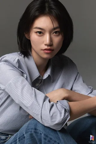 Kim Doyeon I.O.I เผยลุคใหม่ผมสั้นสุดชิคในภาพโปรไฟล์