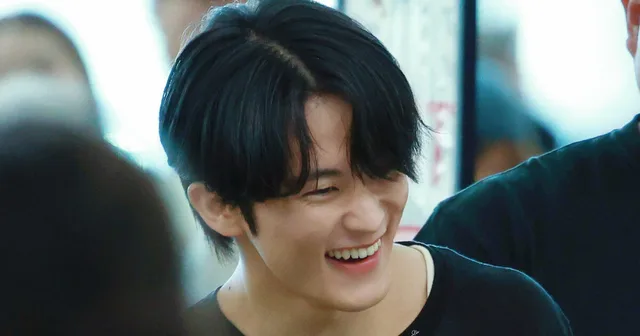 Mark Lee ปรากฏตัวต่อสาธารณะครั้งแรก หลังเจอประเด็นดราม่า แต่กลับสร้างความไม่พอใจเพิ่มขึ้นไปอีก!