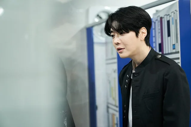 ความสำเร็จของ 'Agent Kim Reactivated' ทำให้ประเด็นเก่าของนักเขียนเว็บตูน Park Tae Joon ถูกพูดถึงอีกครั้ง