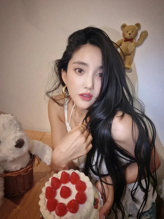 Bada วง S.E.S ประกาศตัวเป็นสาวฮอตประจำซัมเมอร์นี้ พร้อมตอบข่าวลือเรื่องศัลยกรรม