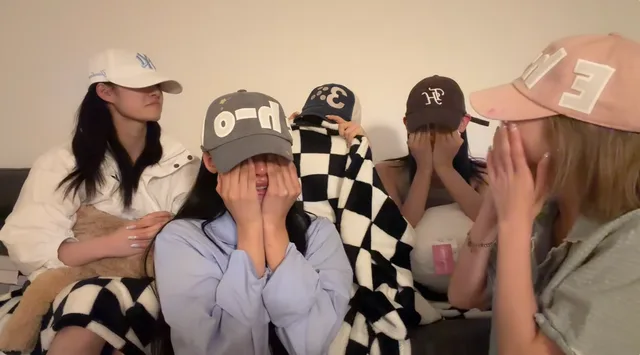 RESCENE สุดปัง! 'Love Attack' ทะยานขึ้นอันดับ 1 ชาร์ต Melon TOP100 สมาชิกไลฟ์ฉลองทั้งน้ำตา
