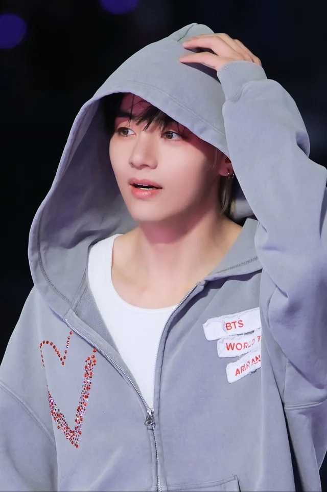V BTS สร้างประวัติศาสตร์! ศิลปินชายเกาหลีคนแรกที่มีผู้ติดตาม Instagram ทะลุ 75 ล้าน