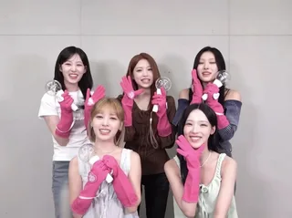 RESCENE ชวนย้อนวันวานคาราวะ KARA ด้วยถุงมือยางในตำนาน!