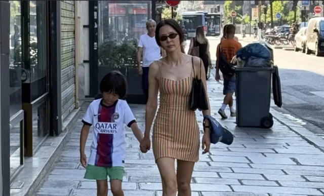 Kim Na Young และ My Q พาครอบครัวเที่ยวปารีสสุดอบอุ่น