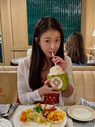 Lee Si Young อวดหุ่นแซ่บ กล้ามท้องชัดเป๊ะ หลังคลอดลูกได้แค่ 8 เดือน!