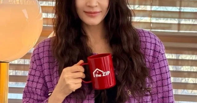 Kim Hye Soo ทำชาวเน็ตตะลึง! แม้ 56 แล้ว แต่หน้าเด็กไม่เปลี่ยน