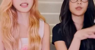 สองสาว Hearts2Hearts แฉกลโกงสุดแสบ แหกกฎไดเอทของ SM Entertainment สมัยเป็นเด็กฝึก!