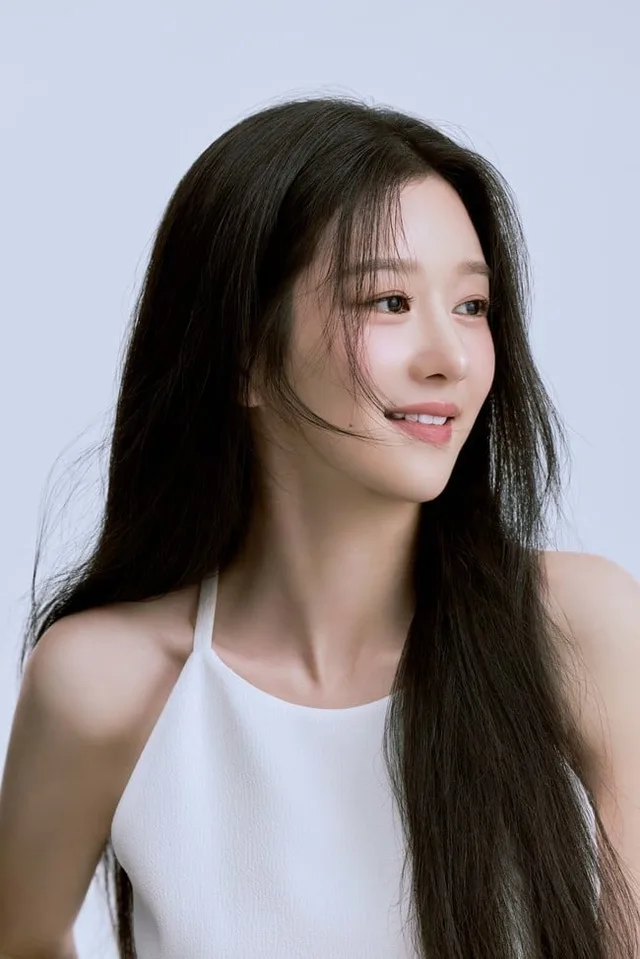 Seo Ye Ji เซ็นสัญญาเข้าสังกัด B.Wave Entertainment ร่วมค่าย ONEUS และ Tony An