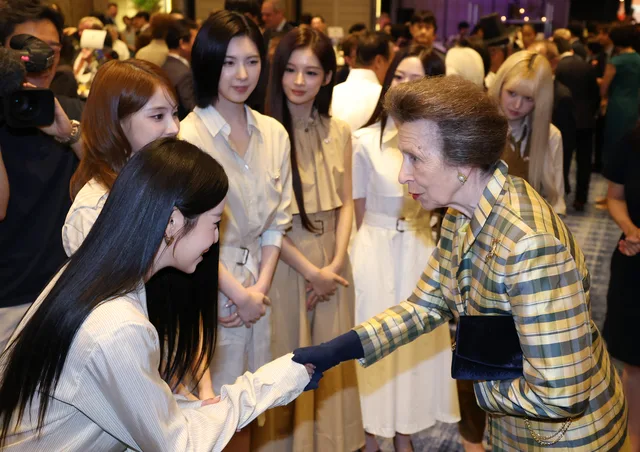 Nmixx เจอ Princess Anne ในงานฉลองความร่วมมือ UK-Korea