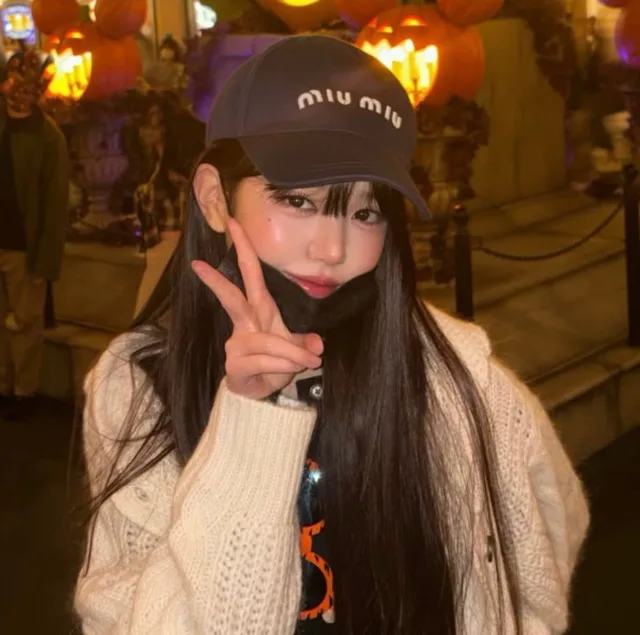 Jang Wonyoung จาก IVE แซวเล่นว่าปราสาท Disneyland คือบ้านของเธอ พร้อมแชร์โมเมนต์น่ารักๆ