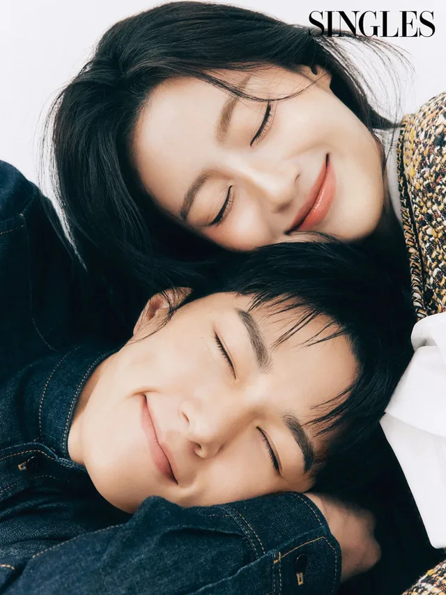 Kim Myung Soo และ Kang Min Ah โชว์เคมีสุดปังในนิตยสาร Singles ต้อนรับซีรีส์ 'Love in Sync'