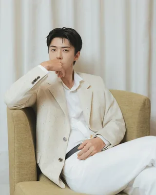 Sehun EXO อวดลุคสุดปังในชุดสูท Dior เนี้ยบกริบ