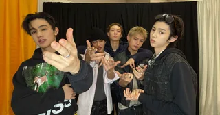 ทำ ไป เพื่อ! สองสาวต่างชาติบุกหอพัก CORTIS ถูกจับกุม!