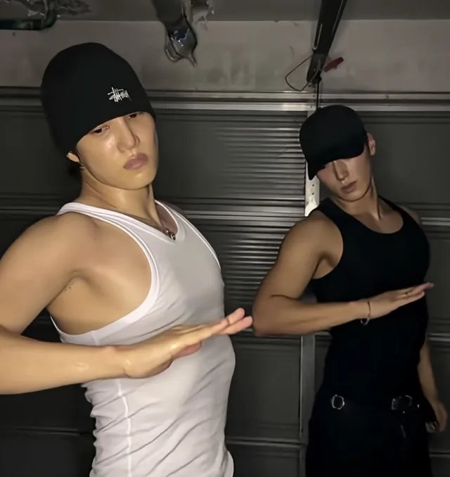 Kai วง EXO แท็กทีม San วง ATEEZ โชว์สเต็ปสุดปังในชาเลนจ์ ‘BAD’ ทำเอาแฟนๆ กรี๊ดสลบ!