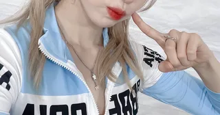 Jun Hyosung อวดความสวยเหมือนตุ๊กตาในงาน Andong Water Festa