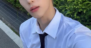 แฟนคลับ HYBE รุมคอมเมนต์แย่ๆ ใส่ไอดอลชายอีกคน จนต้องออกมาตอบโต้!