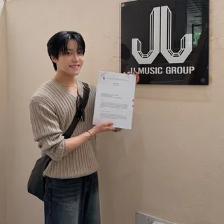 Choi In อดีตสมาชิก E'LAST เซ็นสัญญา JJ Music Group เตรียมลุยงานเดี่ยวเต็มตัว!